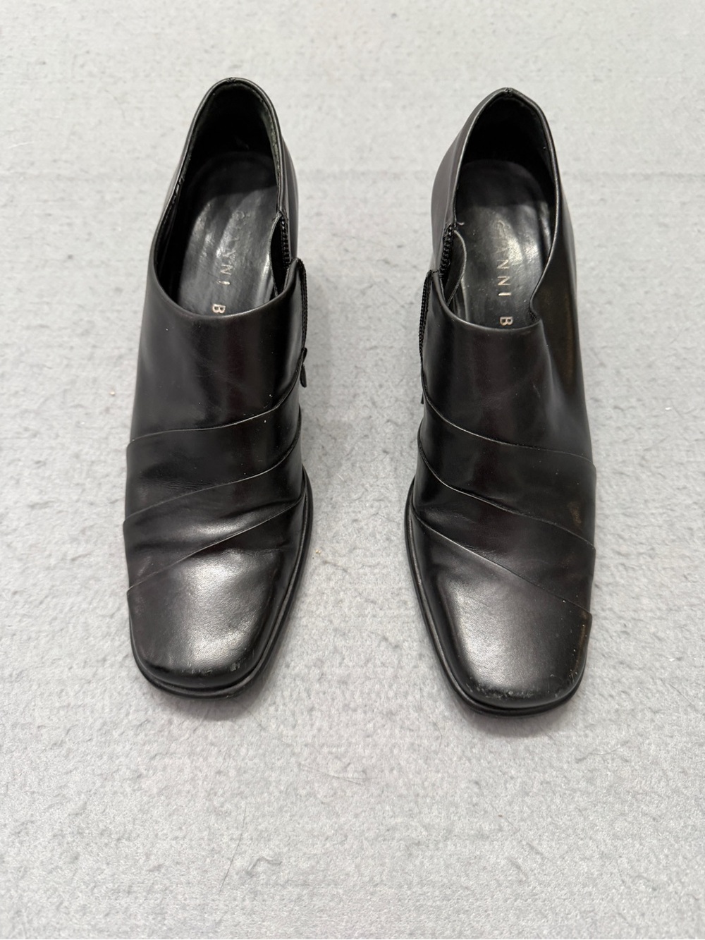 Women’s Gianni Bini Black Leather Ankle Booties Side Zip Size 7.5M